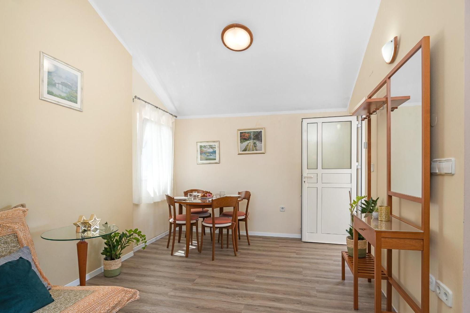 Beach Apartments Villa Kaya Sukošan Rum bild