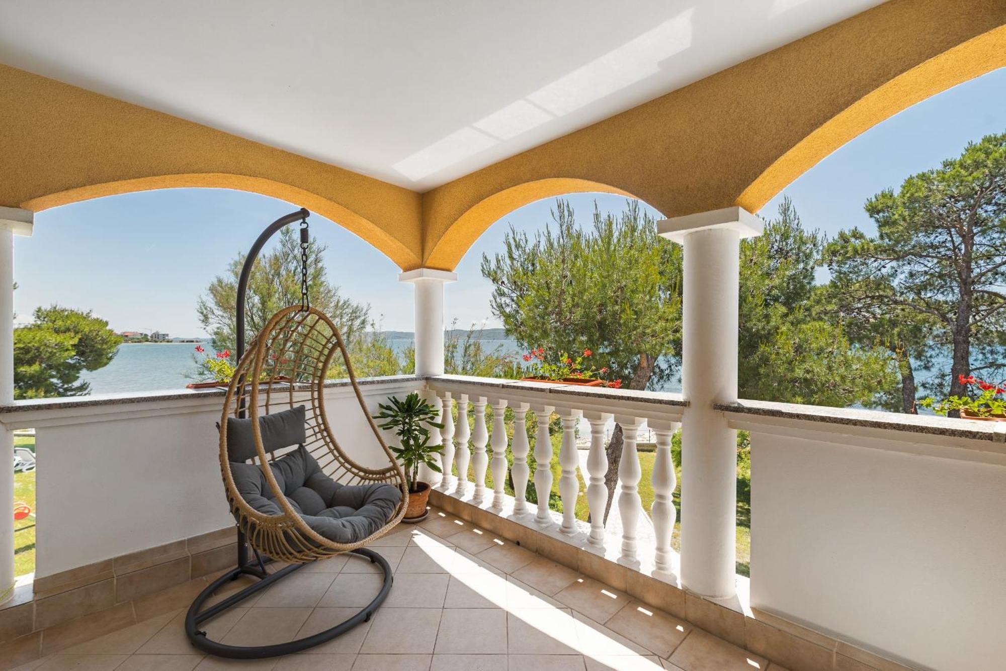 Beach Apartments Villa Kaya Sukošan Rum bild